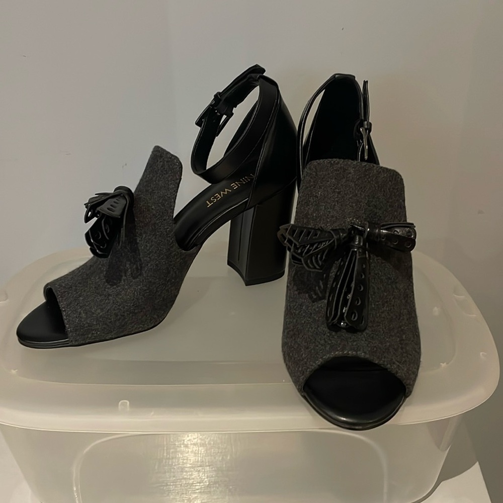 NWOT Nine West Heels - Size 6.5